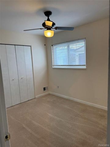 29045 Howard Avenue, Madison Heights, MI 48071