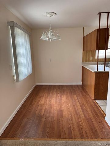 29045 Howard Avenue, Madison Heights, MI 48071