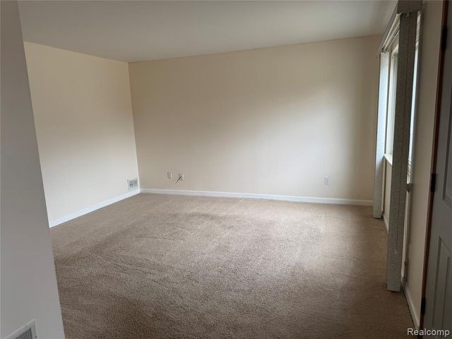 29045 Howard Avenue, Madison Heights, MI 48071