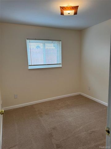 29045 Howard Avenue, Madison Heights, MI 48071