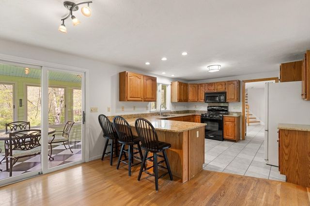 15 Conrod Ct, Mansfield, MA 02048