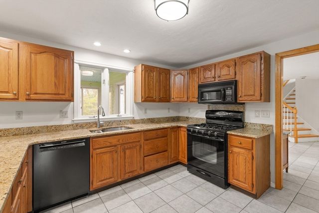 15 Conrod Ct, Mansfield, MA 02048