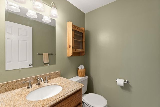 15 Conrod Ct, Mansfield, MA 02048