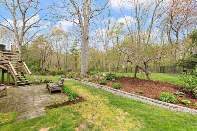 15 Conrod Ct, Mansfield, MA 02048