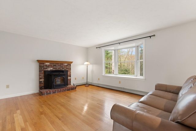 15 Conrod Ct, Mansfield, MA 02048