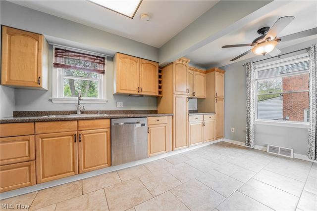 5368 Strawberry Lane, Willoughby, OH 44094