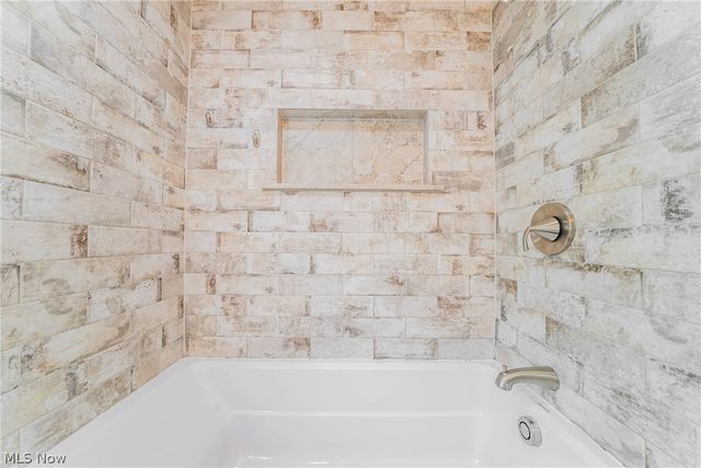 5368 Strawberry Lane, Willoughby, OH 44094