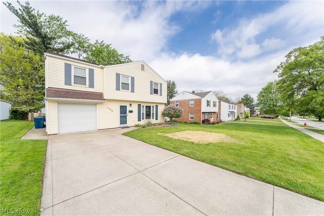 5368 Strawberry Lane, Willoughby, OH 44094