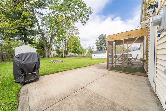 5368 Strawberry Lane, Willoughby, OH 44094