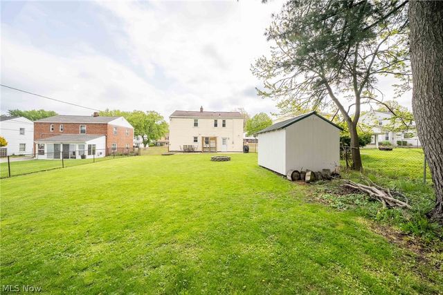 5368 Strawberry Lane, Willoughby, OH 44094