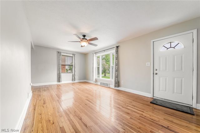5368 Strawberry Lane, Willoughby, OH 44094