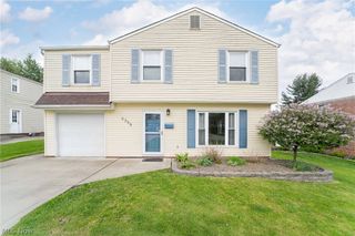 5368 Strawberry Lane, Willoughby, OH 44094