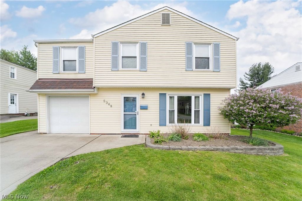 5368 Strawberry Lane, Willoughby, OH 44094