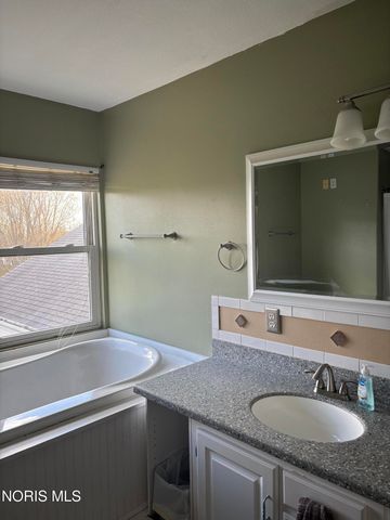 5113 Weckerly Road, Monclova, OH 43542