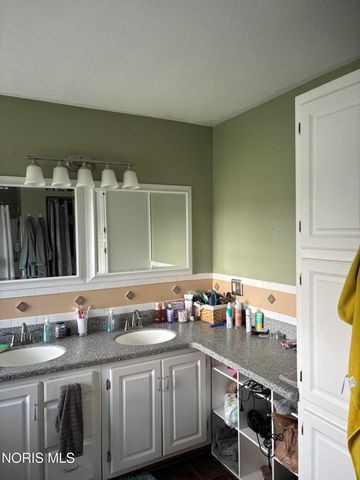 5113 Weckerly Road, Monclova, OH 43542