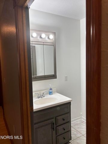 5113 Weckerly Road, Monclova, OH 43542