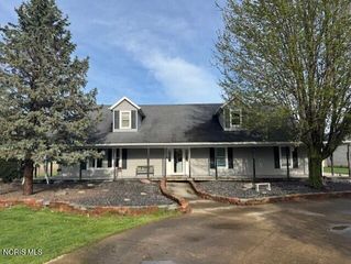 5113 Weckerly Road, Monclova, OH 43542