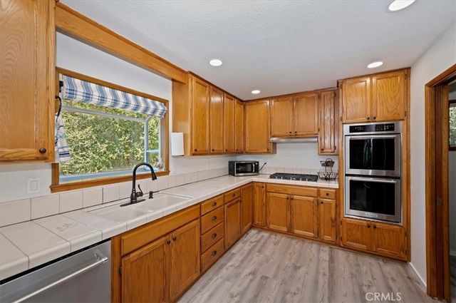 27398 Matterhorn Drive, Lake Arrowhead, CA 92352