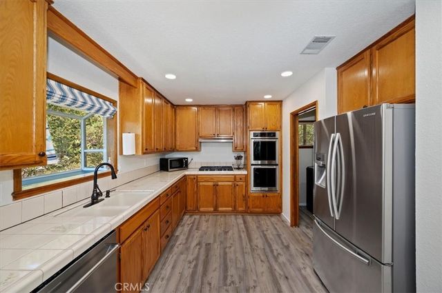 27398 Matterhorn Drive, Lake Arrowhead, CA 92352