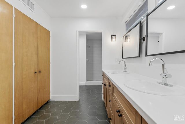 3031 20th Street, Bakersfield, CA 93301