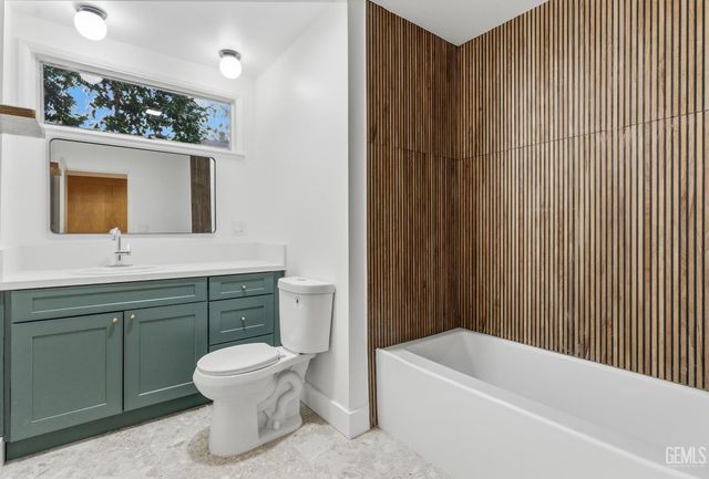 3031 20th Street, Bakersfield, CA 93301