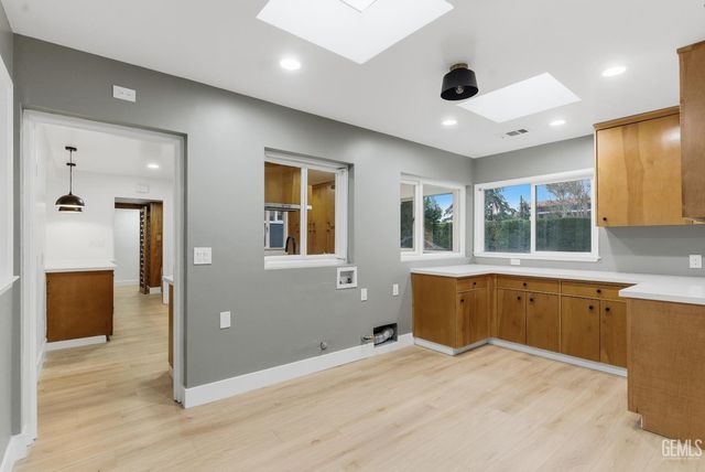 3031 20th Street, Bakersfield, CA 93301