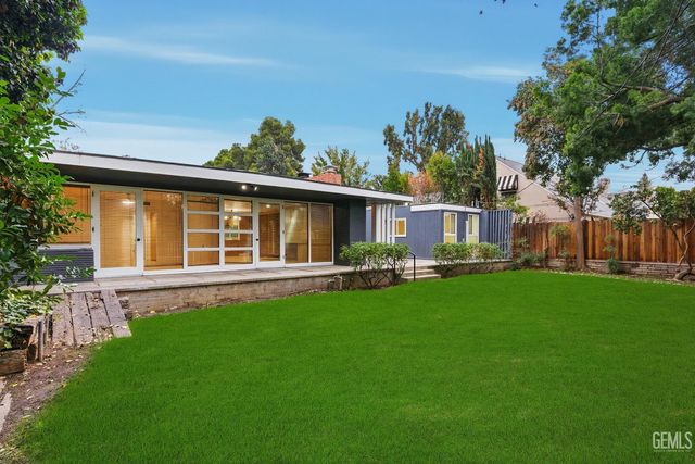 3031 20th Street, Bakersfield, CA 93301