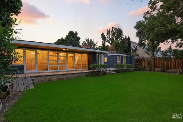 3031 20th Street, Bakersfield, CA 93301