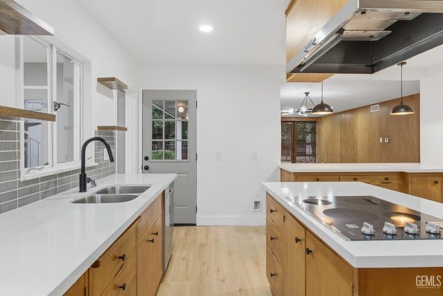 3031 20th Street, Bakersfield, CA 93301