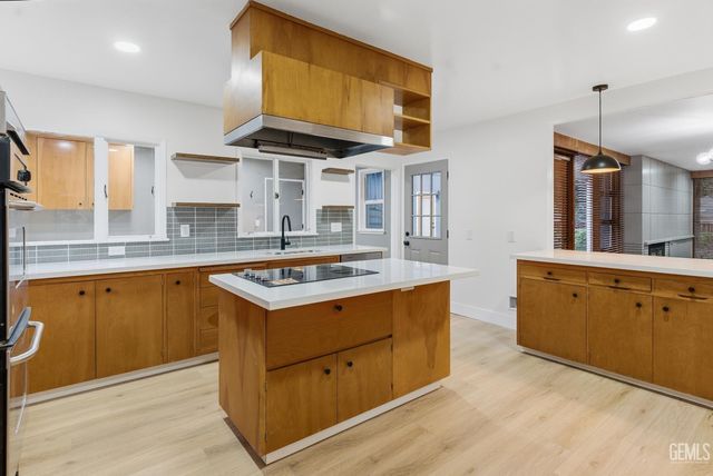 3031 20th Street, Bakersfield, CA 93301