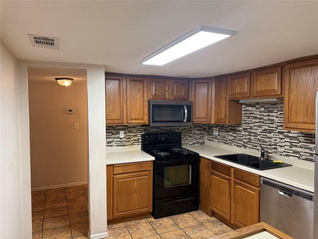 7627 DOLONITA DRIVE 7627, Tampa, FL 33615