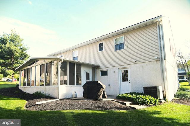 10 RED CLOUD CIR, Royersford, PA 19468