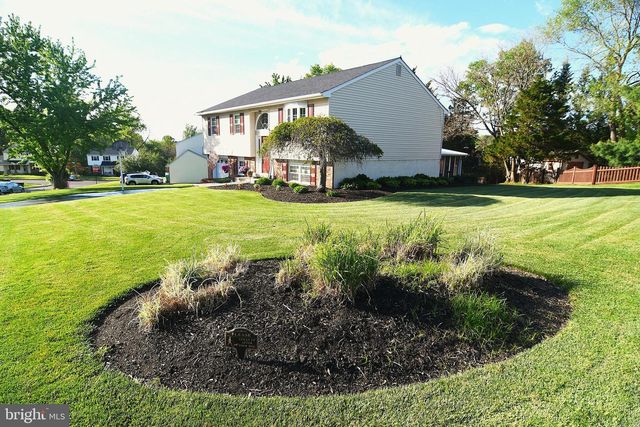 10 RED CLOUD CIR, Royersford, PA 19468