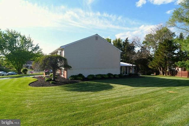 10 RED CLOUD CIR, Royersford, PA 19468