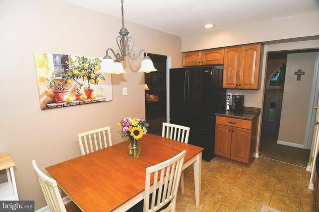 10 RED CLOUD CIR, Royersford, PA 19468