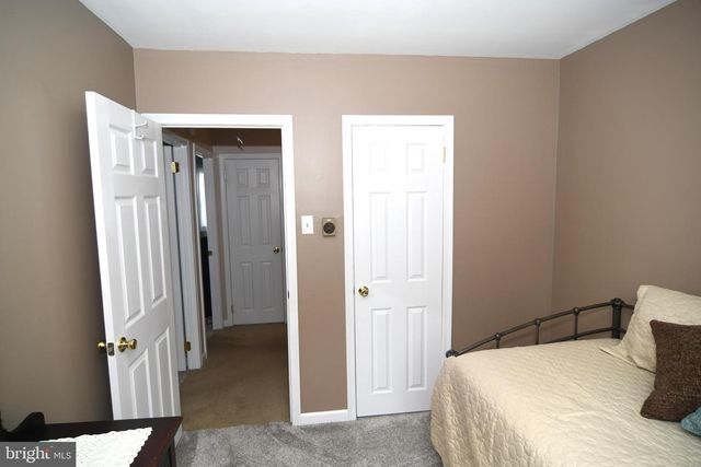 10 RED CLOUD CIR, Royersford, PA 19468