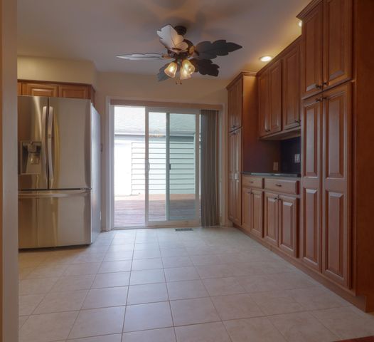 767 Kenmare Pkwy, Crown Point, IN 46307