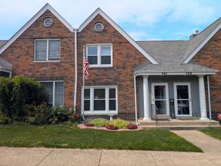 767 Kenmare Pkwy, Crown Point, IN 46307