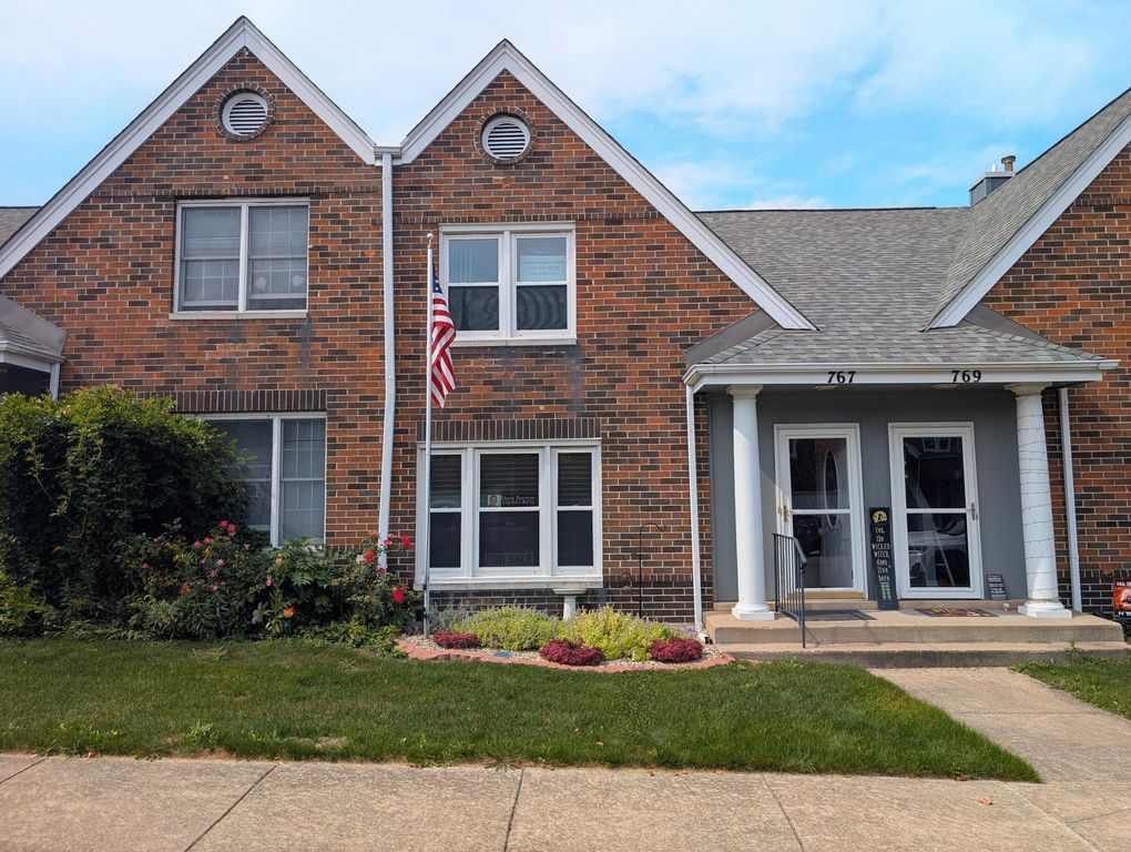 767 Kenmare Pkwy, Crown Point, IN 46307