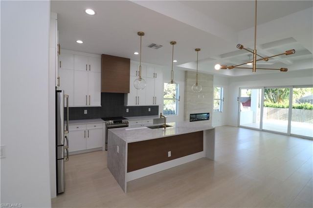 769 95th AVE N, Naples, FL 34108