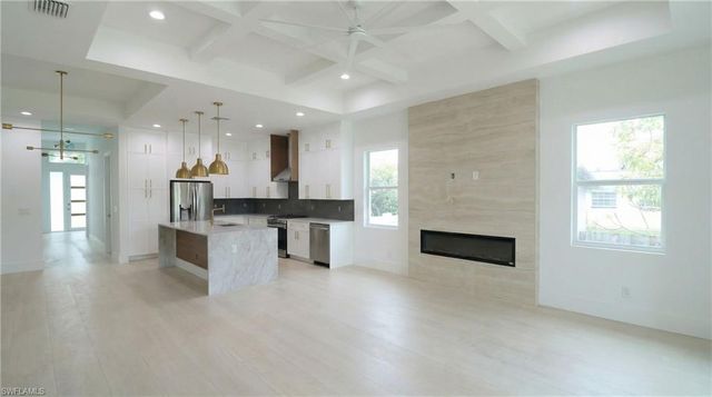 769 95th AVE N, Naples, FL 34108