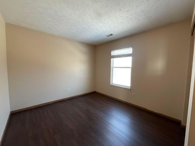 2572 Edencreek Lane, Columbus, OH 43207