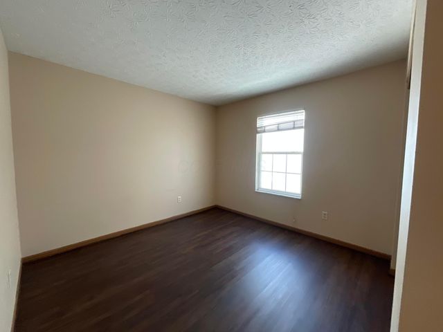 2572 Edencreek Lane, Columbus, OH 43207