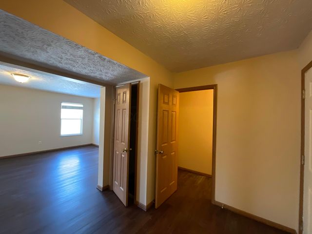 2572 Edencreek Lane, Columbus, OH 43207