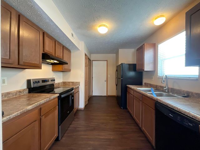 2572 Edencreek Lane, Columbus, OH 43207