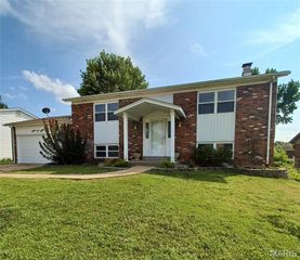 3285 Gwengreen Drive, Bridgeton, MO 63044