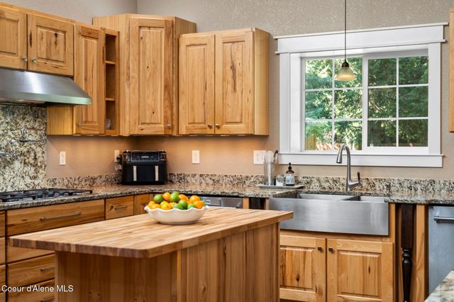 11605 N Boyer Rd, Sandpoint, ID 83864