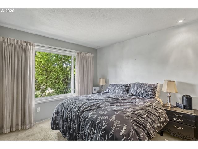 10516 Se CLINTON St, Portland, OR 97266