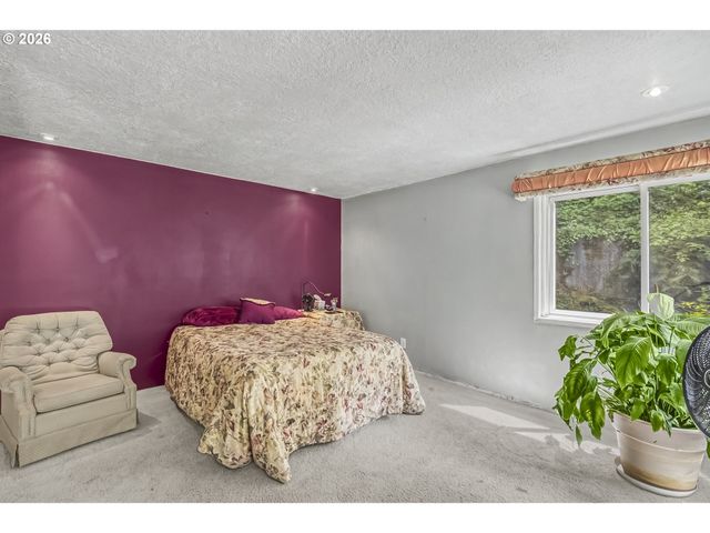 10516 Se CLINTON St, Portland, OR 97266