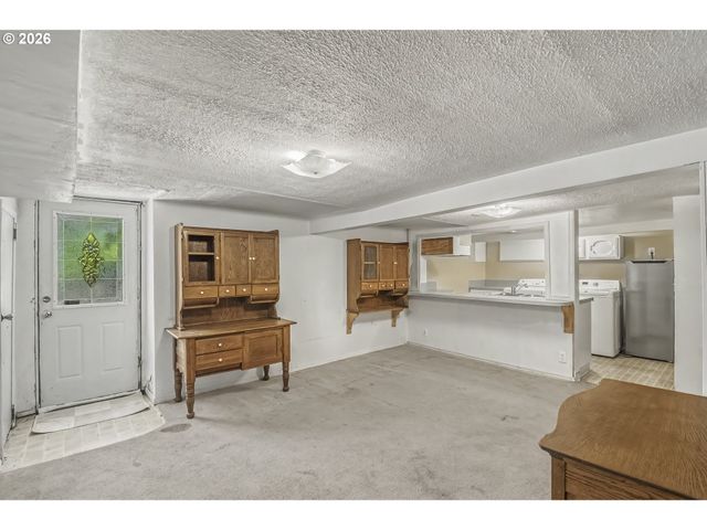 10516 Se CLINTON St, Portland, OR 97266
